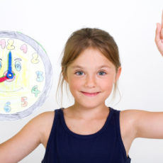 Kinder lernen die Uhrzeit zu lesen: Tipps und Tricks Kinder lernen die Uhrzeit zu lesen: Tipps und Tricks