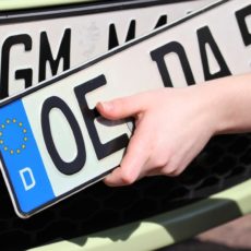 Kfz-Kennzeichen: Aufbau und Bedeutung der Nummernschilder Kfz-Kennzeichen: Aufbau und Bedeutung der Nummernschilder