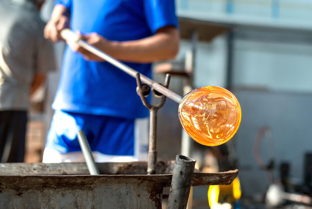 Glas-Herstellung: Wie entstehen Trinkgläser, Weingläser & Co.?